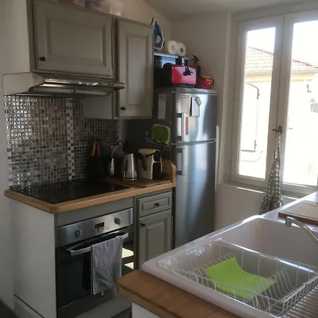 Apartment Central Top-floor Apt W/best Views And Parking