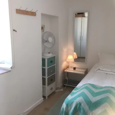 Central Top-floor Apt W/best Views And Parking Mentone