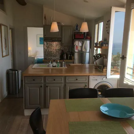 דירה Central Top-floor Apt W/best Views And Parking *