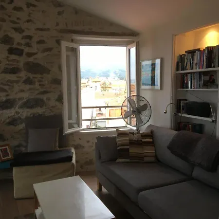Central Top-floor Apt W/best Views And Parking Mentone