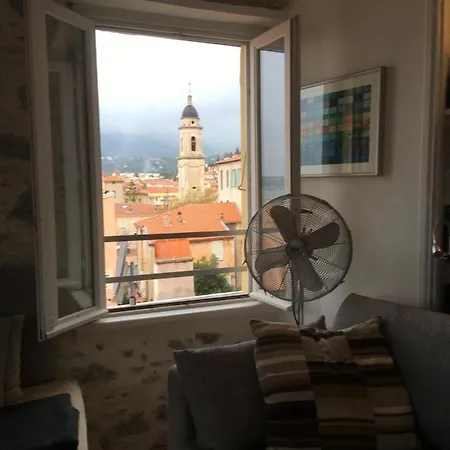 Central Top-floor Apt W/best Views And Parking דירה *